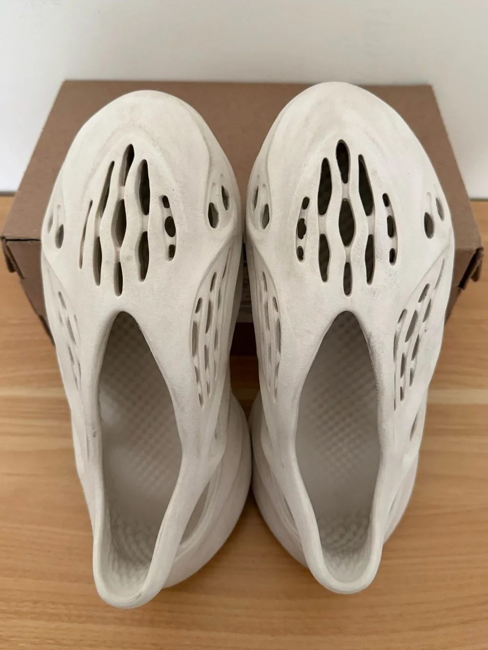 Yeezy Foam Runner Sand FY4567 Size 5 US/ 6.5W